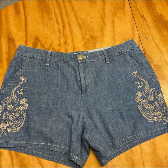 Liz Claiborne Classic Shorts Embroidered 100% Cotton NWT Size 10 Boho - Picture 3 of 7